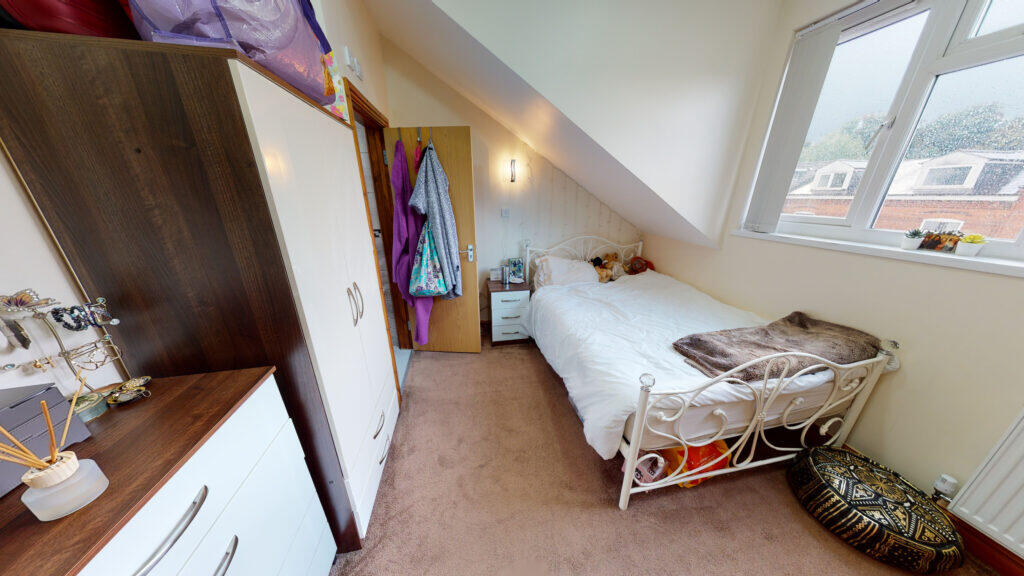 6 bedroom house for rent