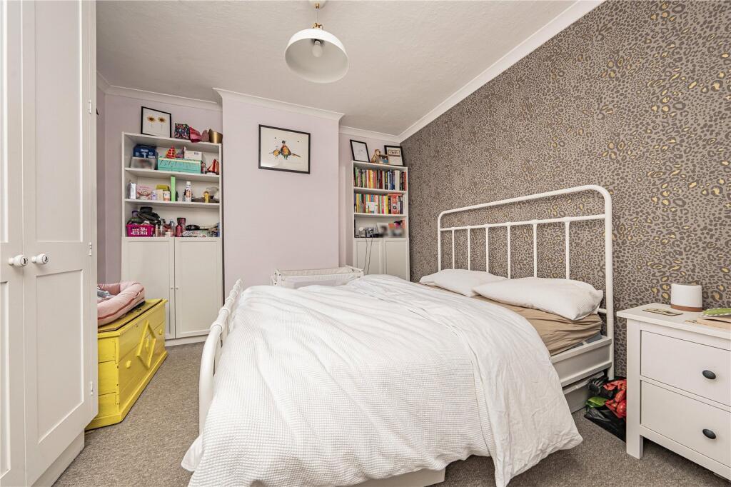 Apartment in London - More