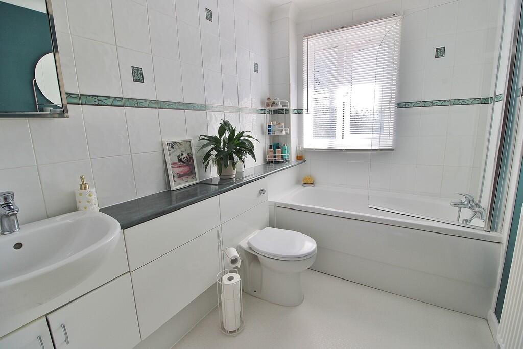 House in Havant, Waterlooville - View 4