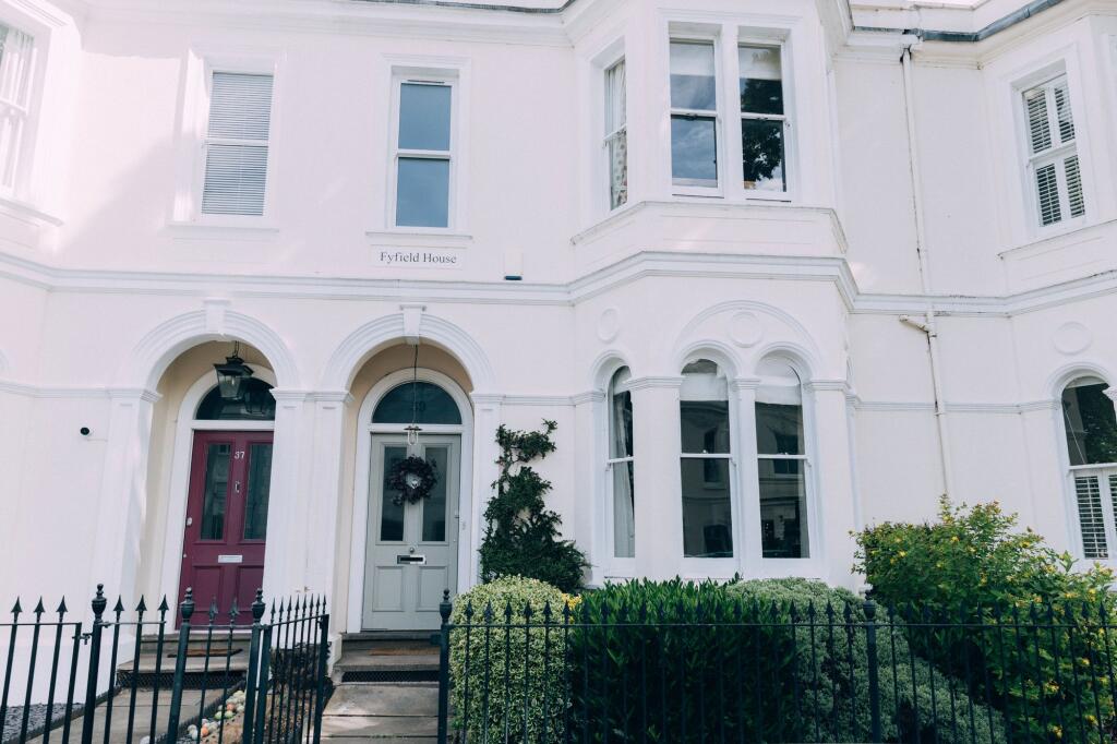 Main image of property: Clarendon Avenue, Leamington Spa, CV32