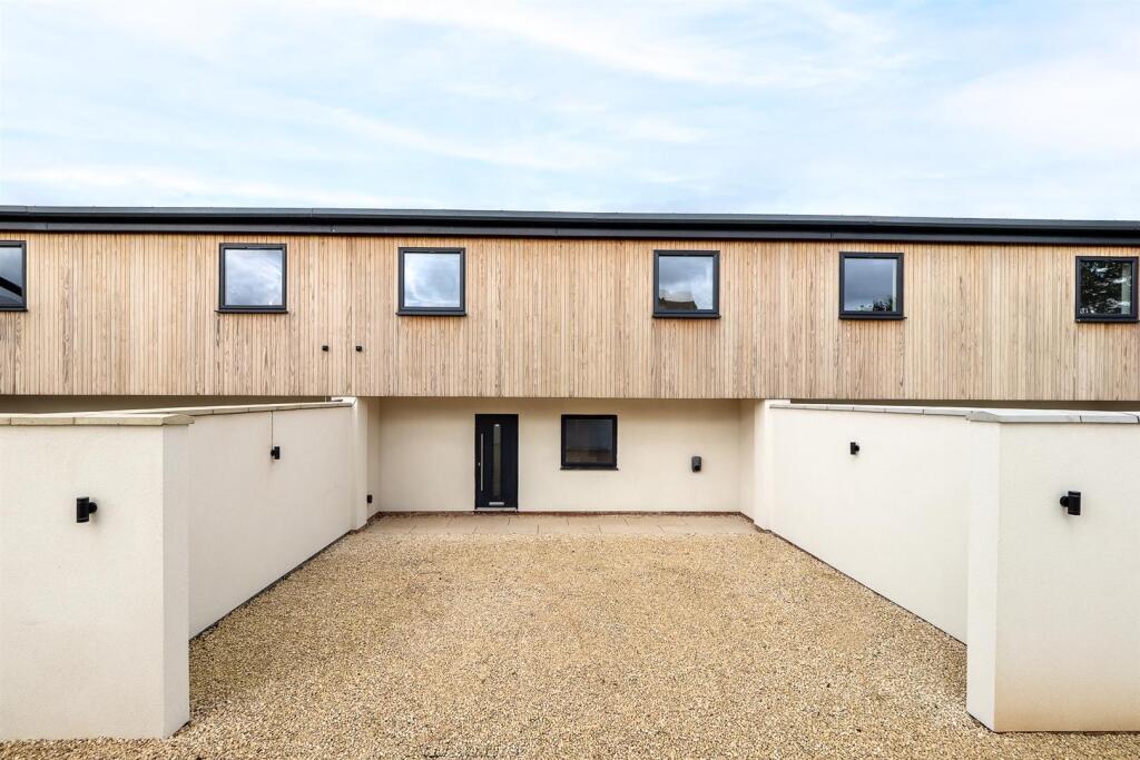 Main image of property: Banbury Road, Bishops Tachbrook, Leamington Spa