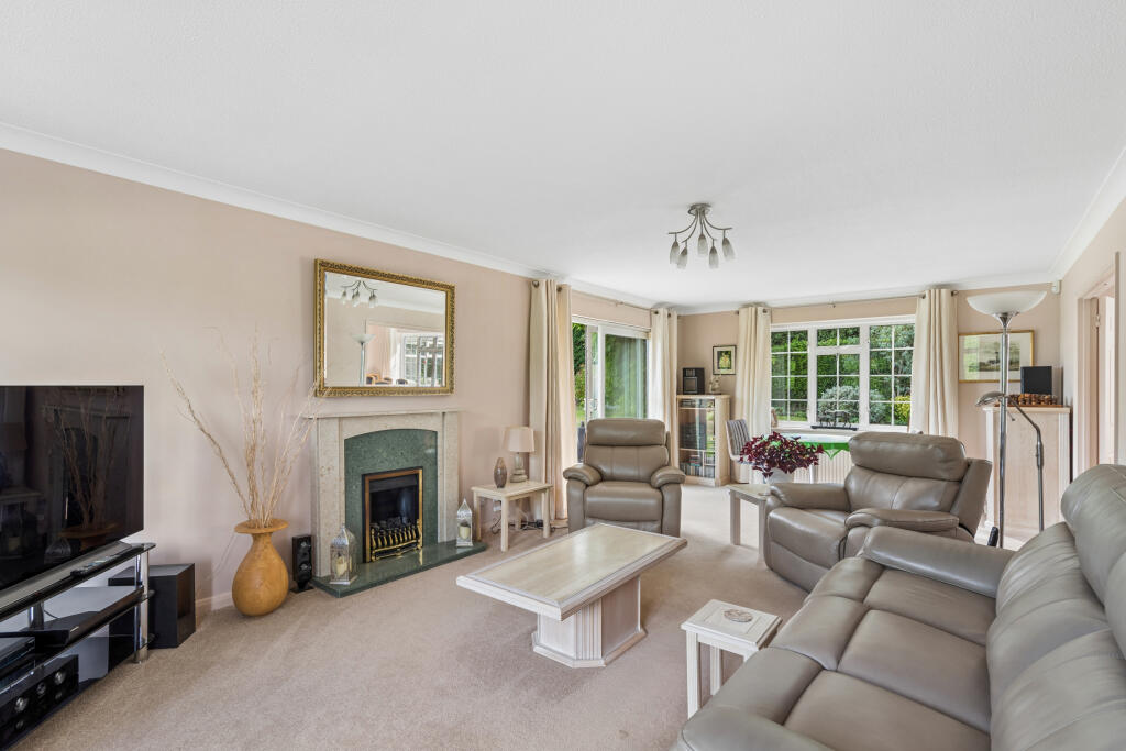 House in Hemel Hempstead - More