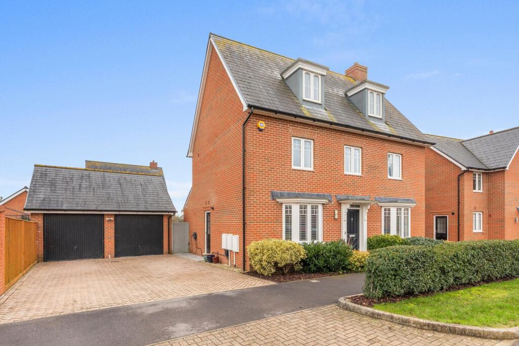 Main image of property: Barge Crescent, Broughton, HP22