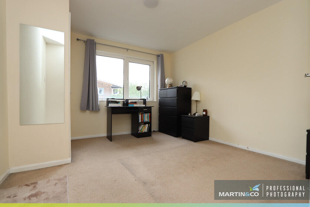 Apartment in Cardiff, Llanedeyrn - More