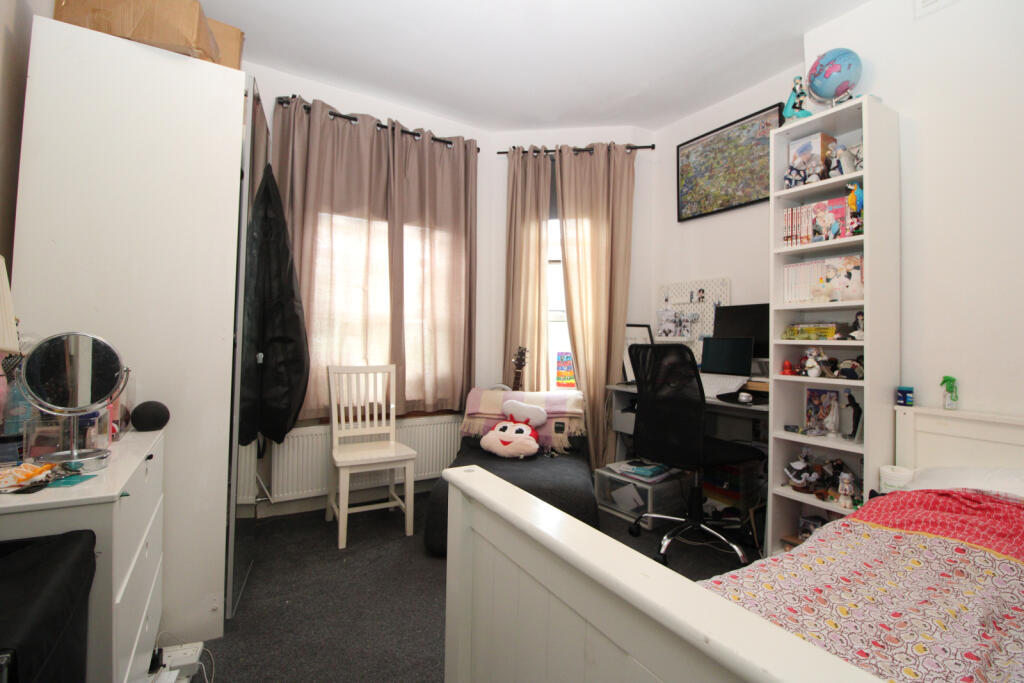 Apartment in London, Brondesbury Park, Brondesbury - View 2
