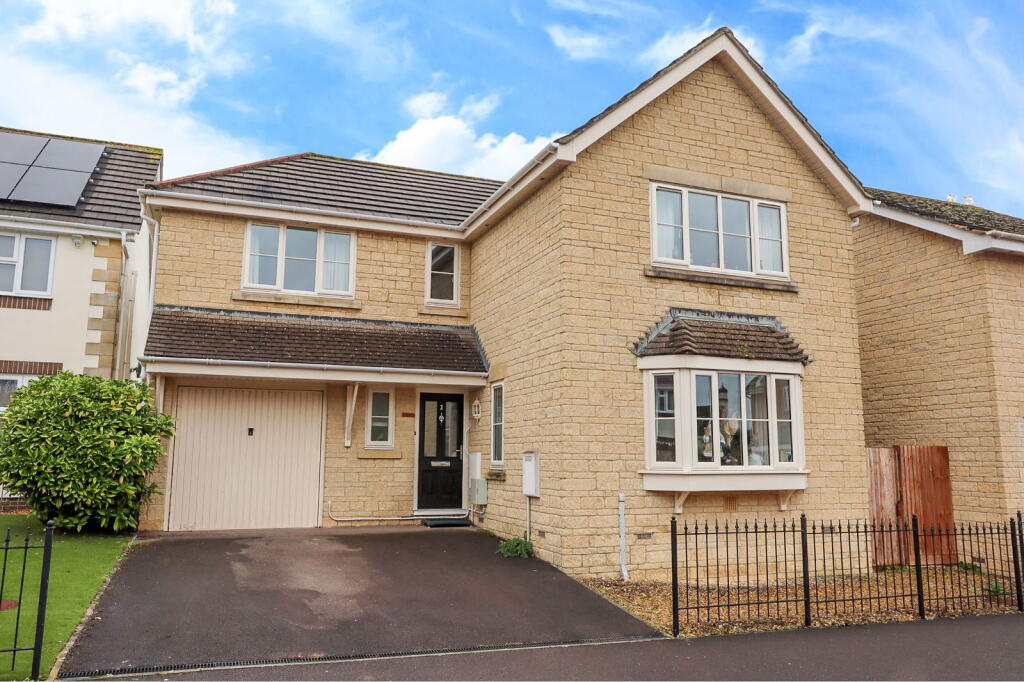 4-bed detached on Meadowsweet Drive, Calne, £375,000