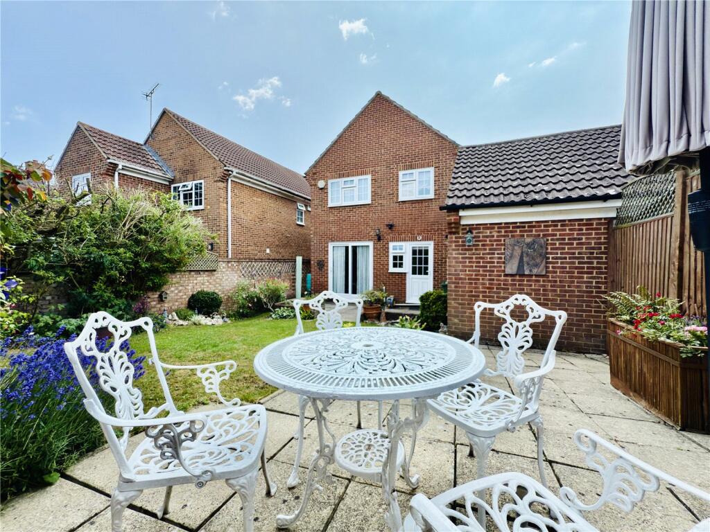 Dawson Drive, Hextable, Swanley, Kent, BR8 photo 2