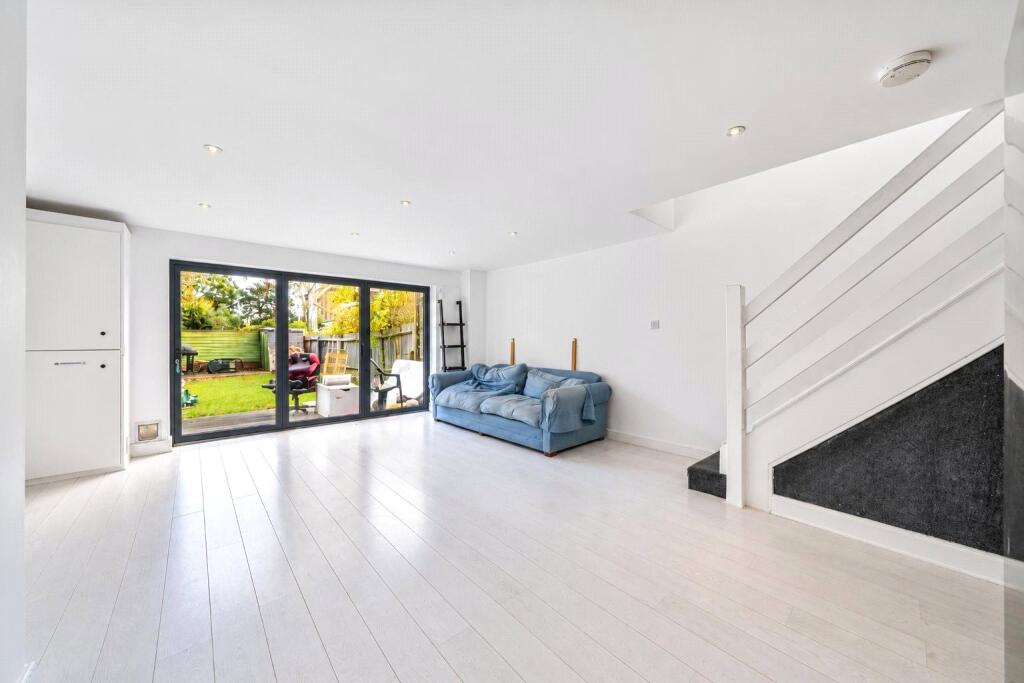 House in London - View 5