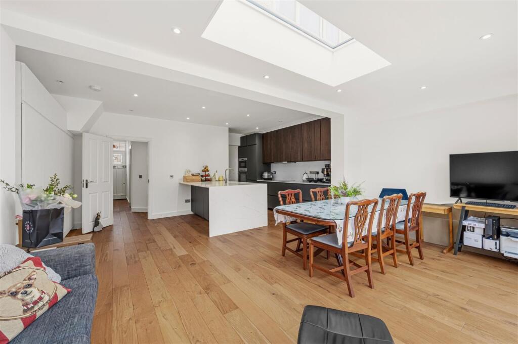 House in London, West Barnes - View 5