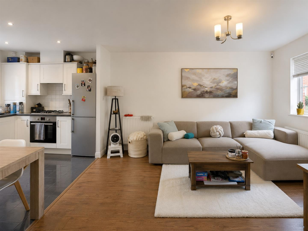 Apartment in North Hertfordshire, Great Ashby - View 4