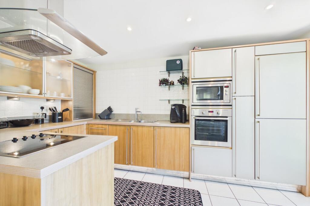 Apartment in Reading - View 2