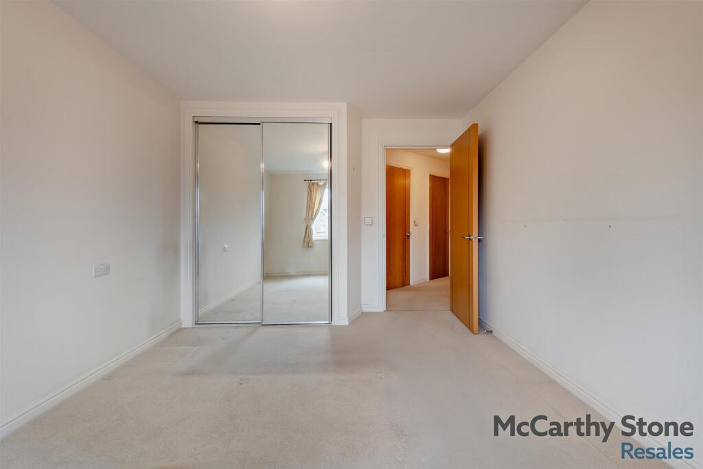Apartment in Southampton - More
