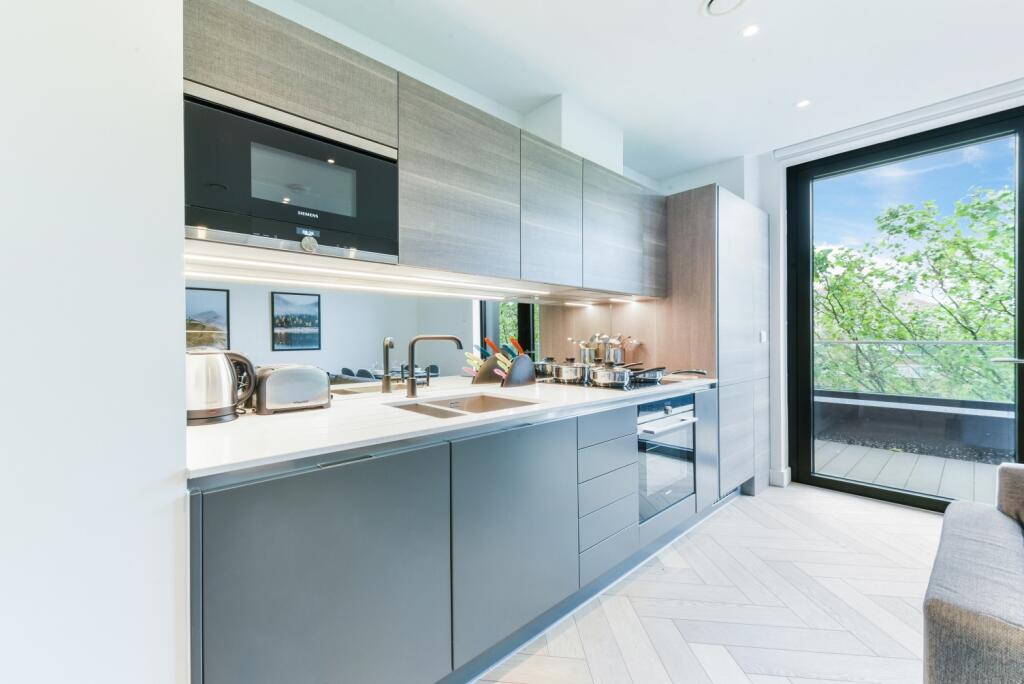 Apartment in London - View 3