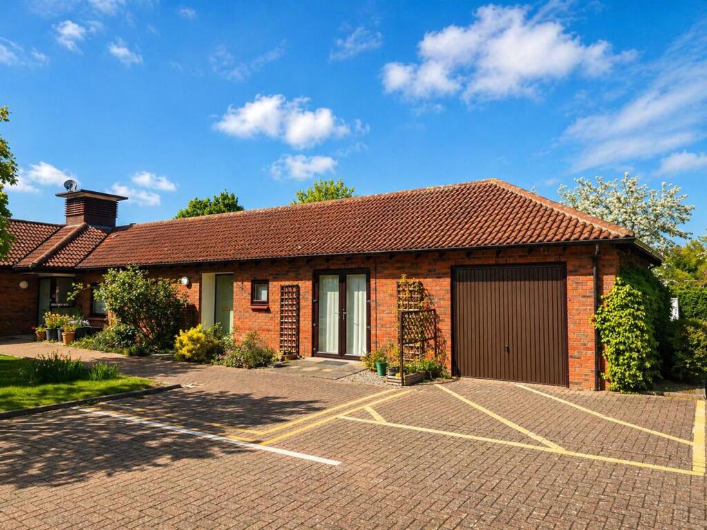 House in Milton Keynes, Campbell Park - View 2