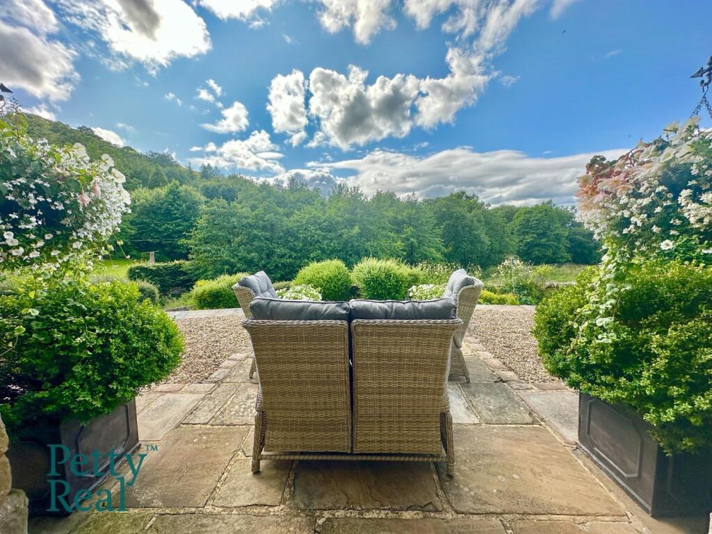 Main image of property: Skipton Old Road, Colne