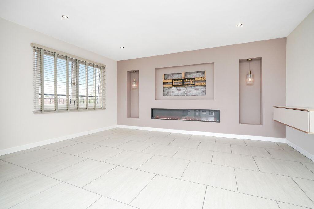 Apartment in Edinburgh, East Lothian - View 2