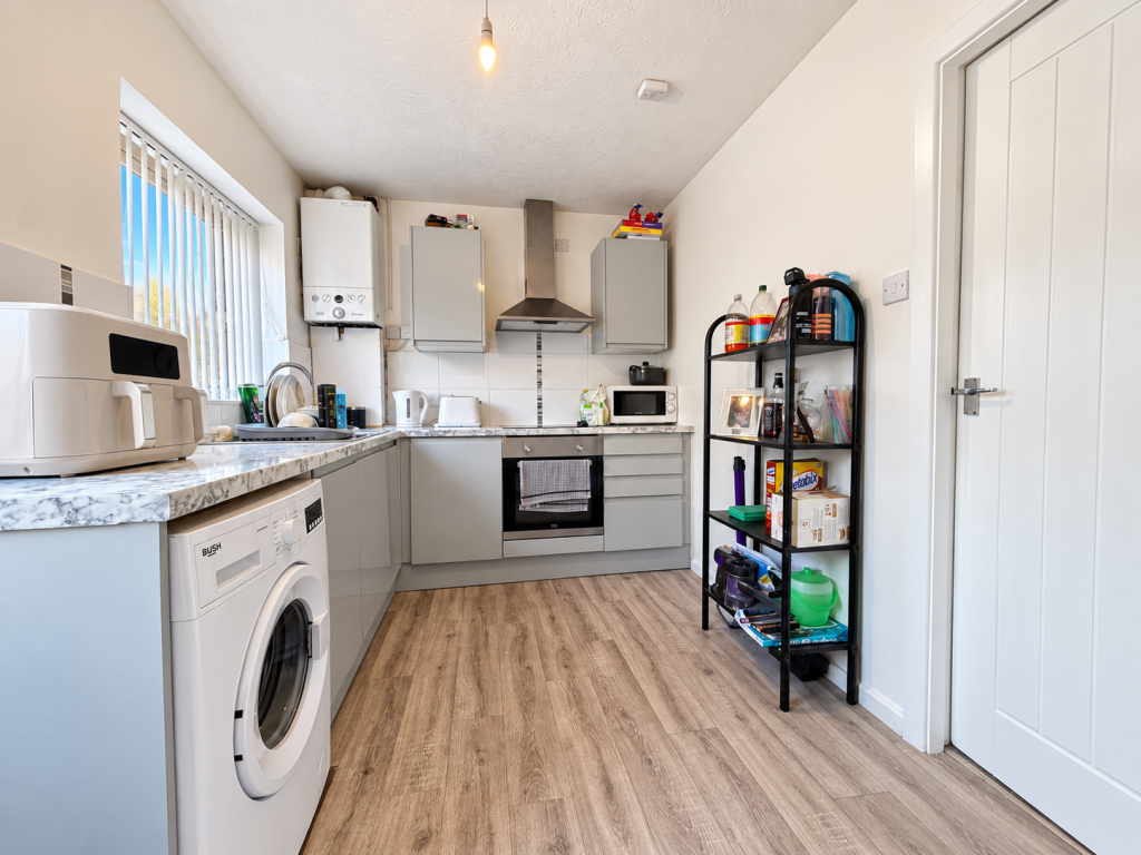 House in Keighley, Holy Croft - View 2