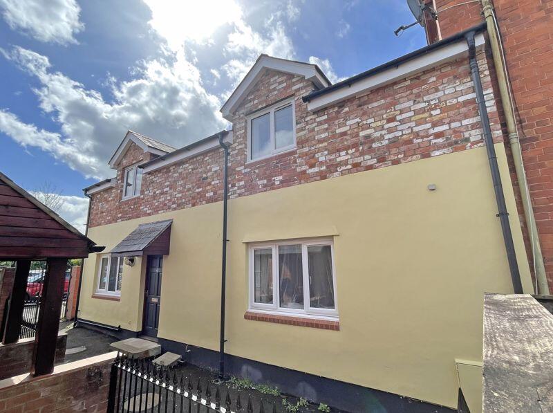 3-bed terraced on High Street, Wellington, £295,000