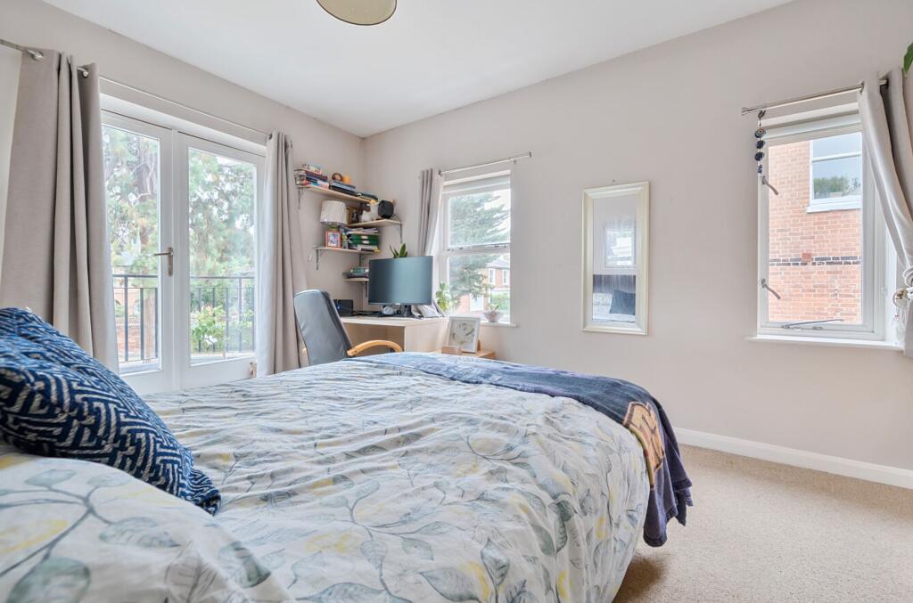 Apartment in Reading, Newtown - View 4