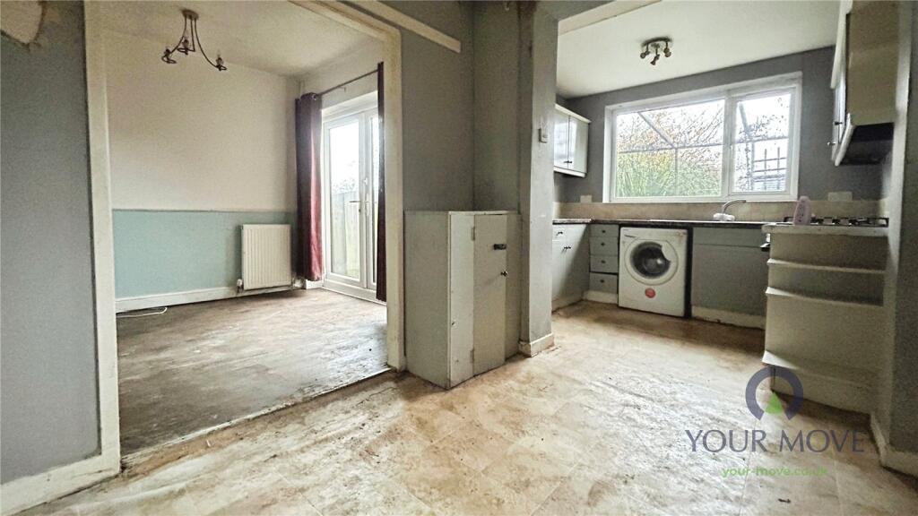 Crossbank Avenue, Lees, Oldham, Greater Manchester, OL4 photo 4