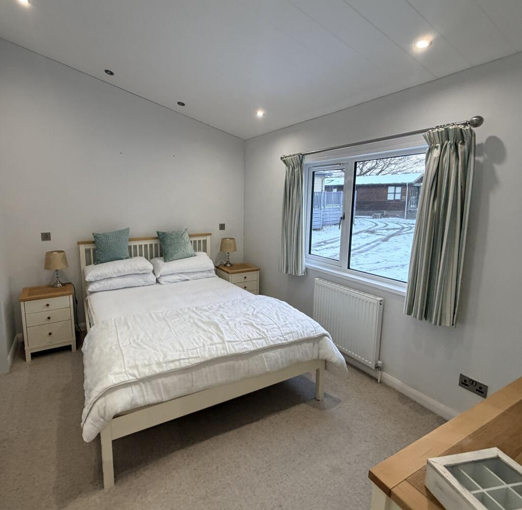 Pathfinder Tuscany, Alder Country Park, Bacton Road, North Walsham, Norfolk, NR28 0RA photo 4
