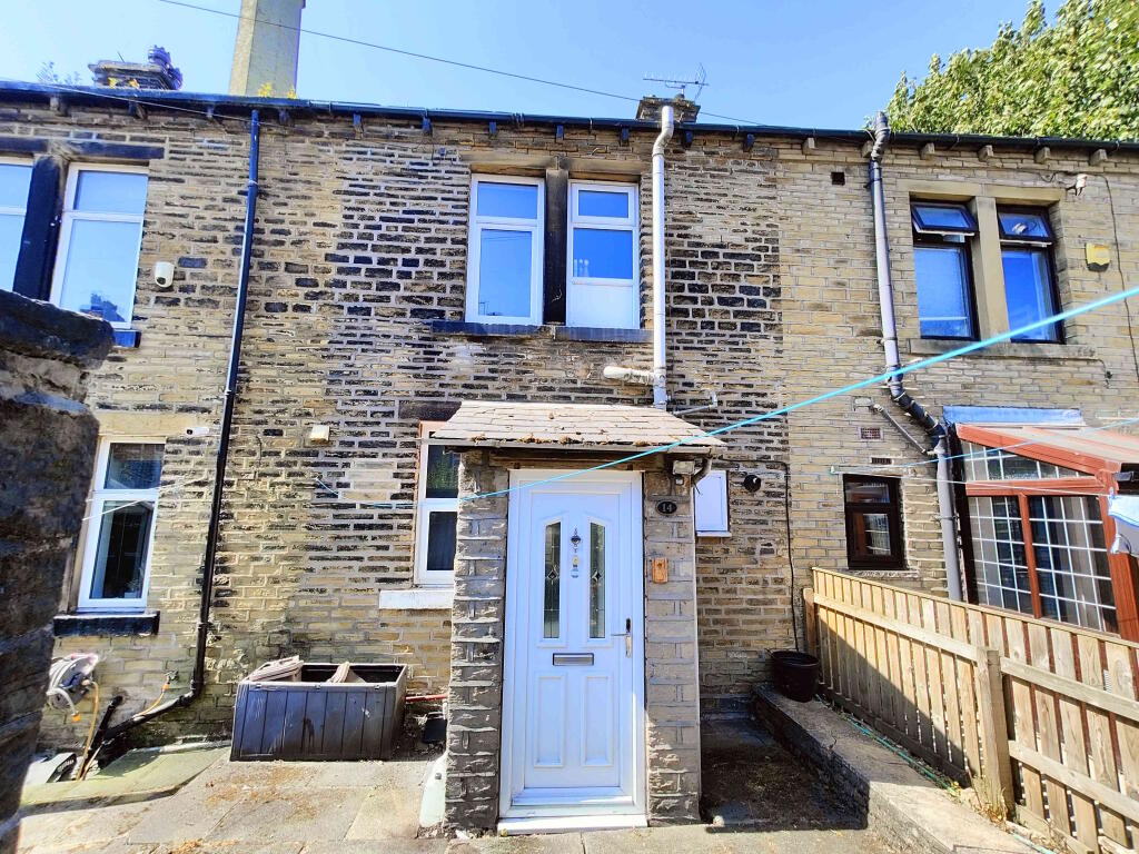 Main image of property: 14 Woodside Mount, Halifax HX3 6EN