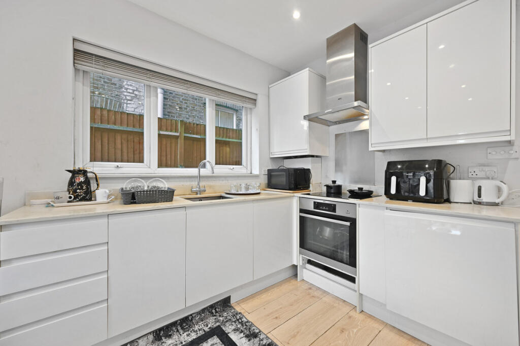 Apartment in London - View 4