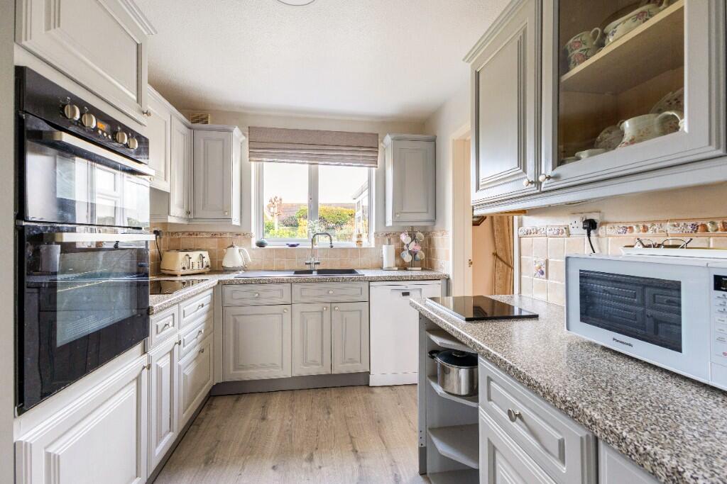 Homefield Way, Hungerford, Berkshire, RG17 0JZ photo 2