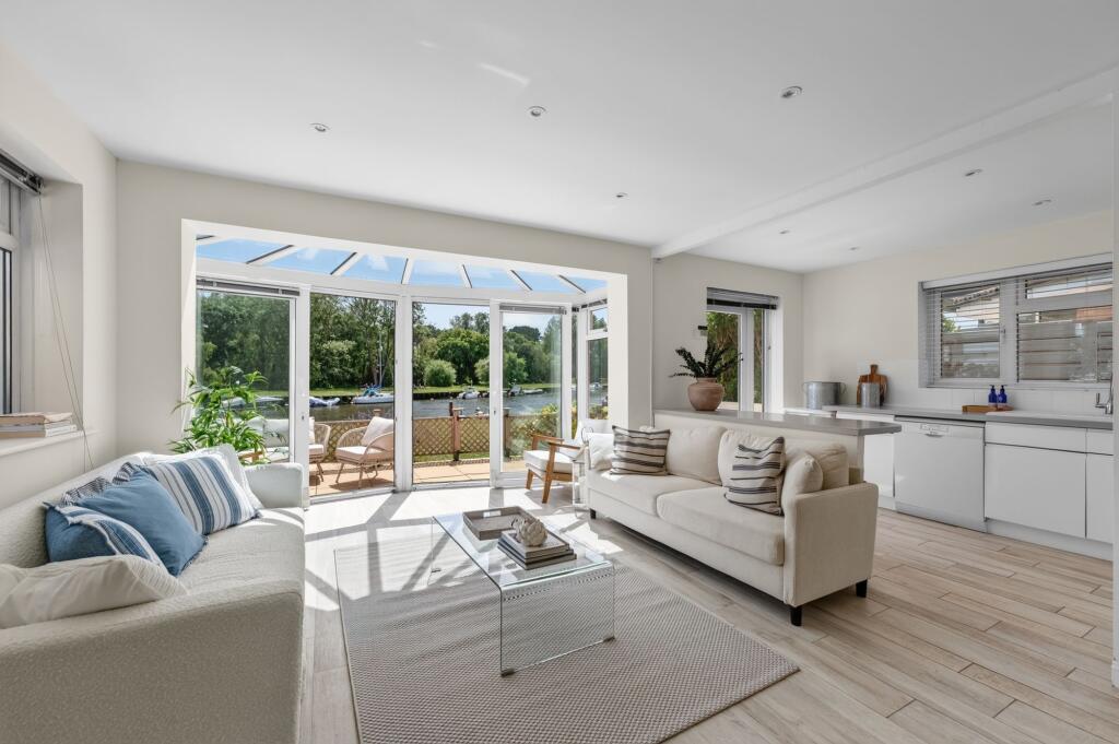 Willow Way, Christchurch, BH23 - View 5