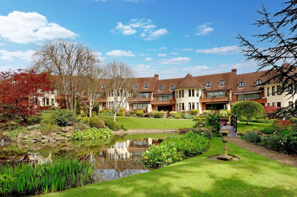 3-bed house on Waterglades, Knotty Green, Beaconsfield, Buckinghamshire, HP9, £1,295,000