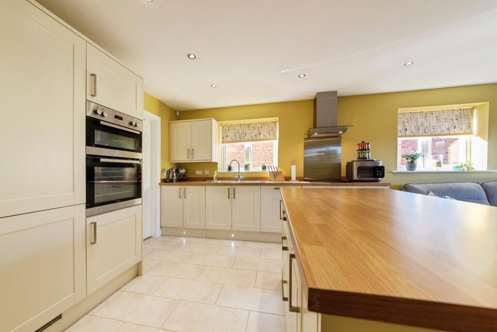 House in South Kesteven, Ancaster - View 5