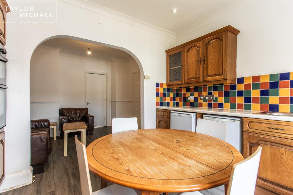 House in Brighton, Bevendean - View 4