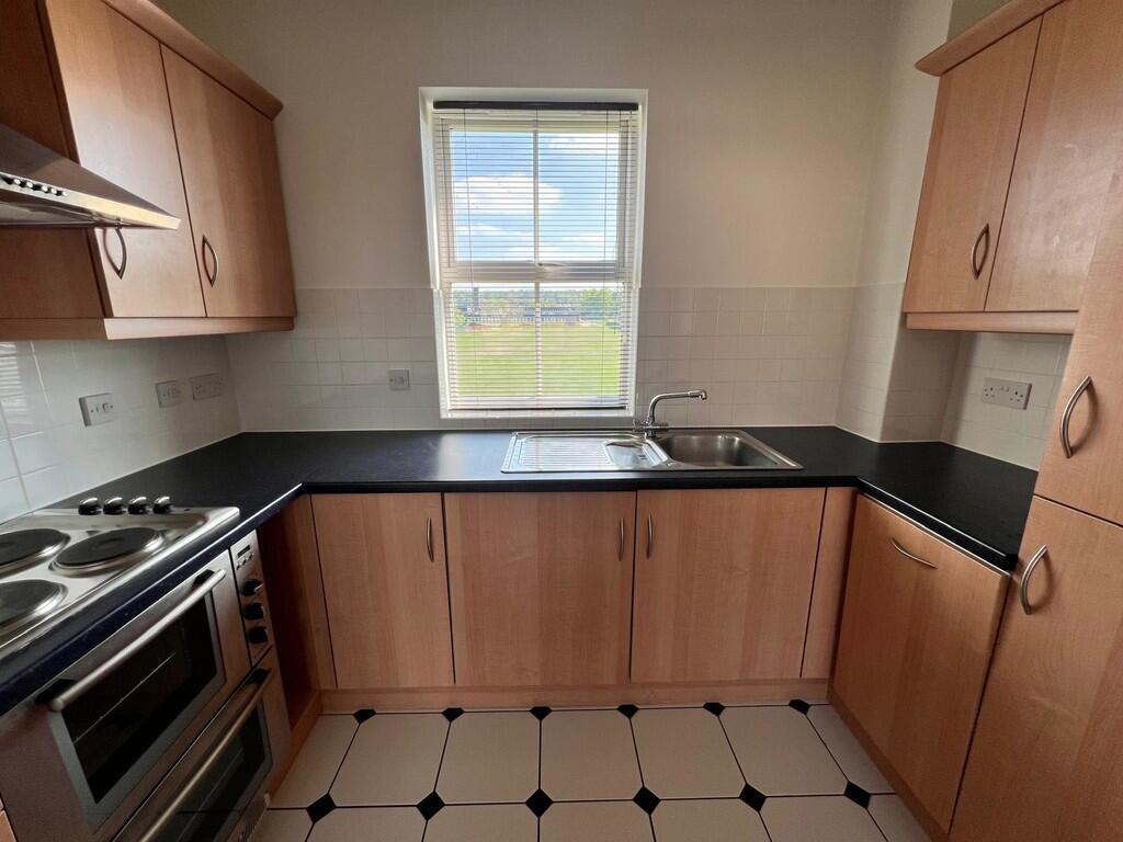 Apartment in North Hertfordshire, Royston - View 4