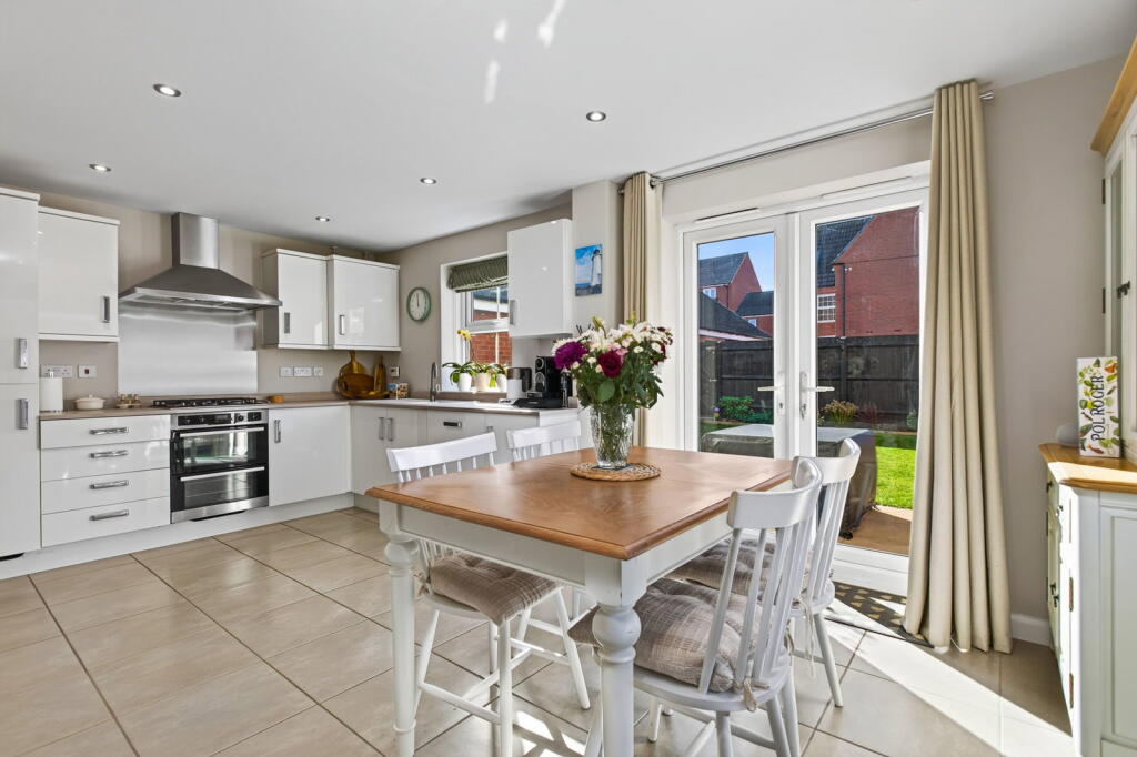 Bantry Close, Market Harborough, LE16 9HJ photo 4