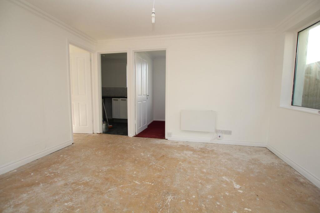 Colne Way, Point Clear Bay, Clacton-on-Sea photo 4