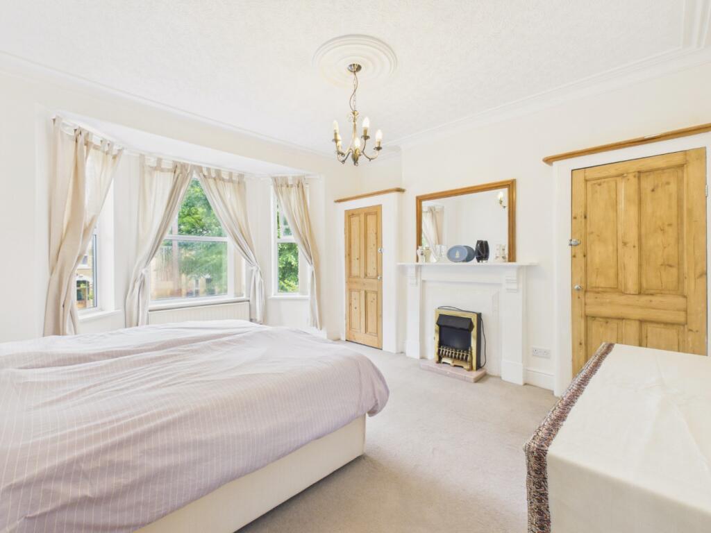 House in Hull - View 4