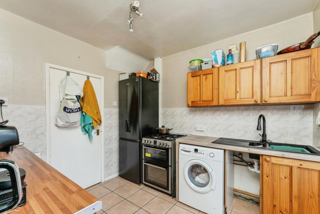Croft Court, Ellesmere Port, Cheshire, CH65 photo 3