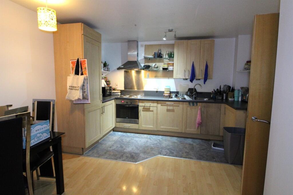 Aspect 14, Leeds photo 3