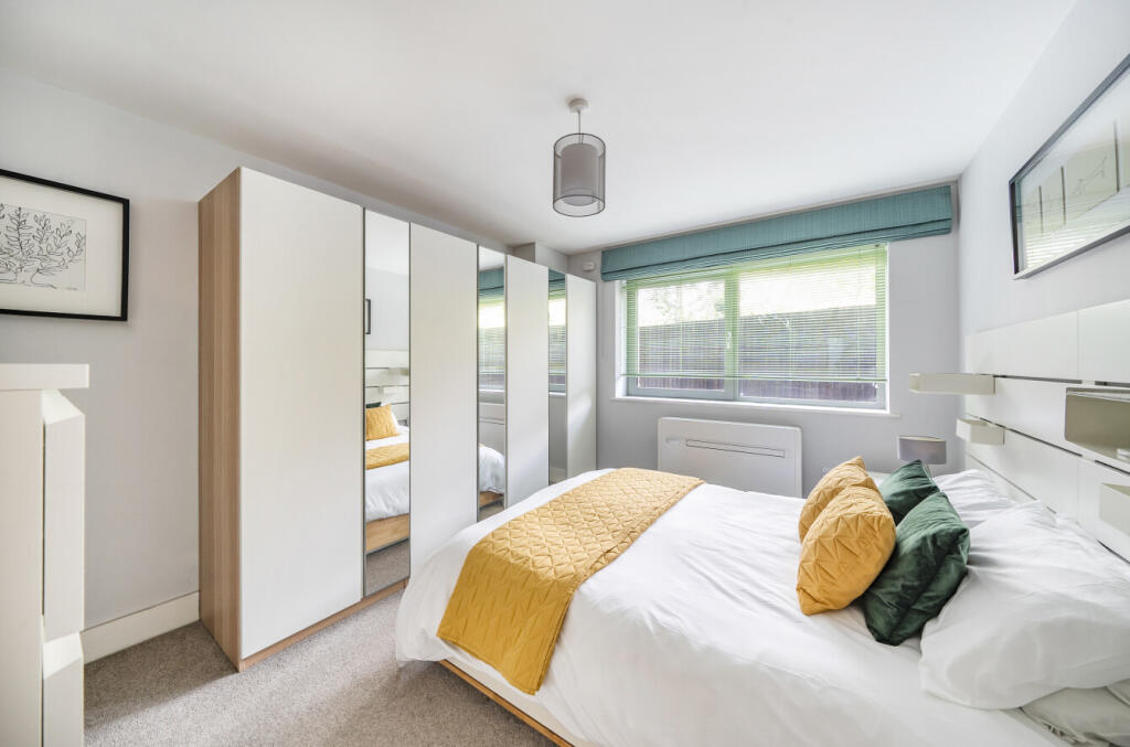 Apartment in Cardiff, Penylan - More