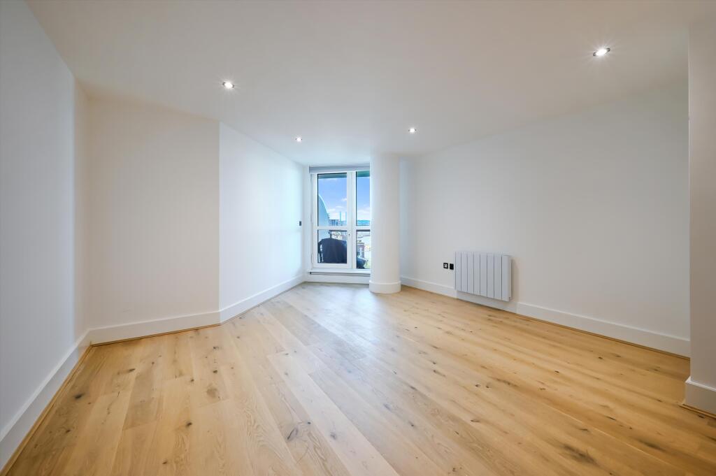 4 bedroom flat for rent