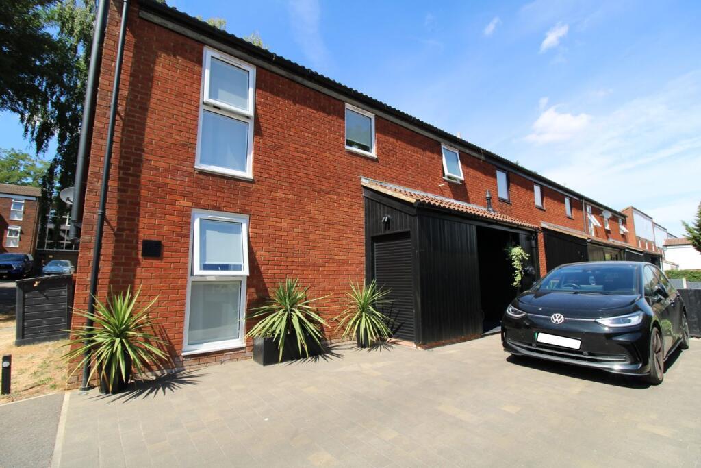 Main image of property: Kimbolton Crescent, Stevenage, SG2