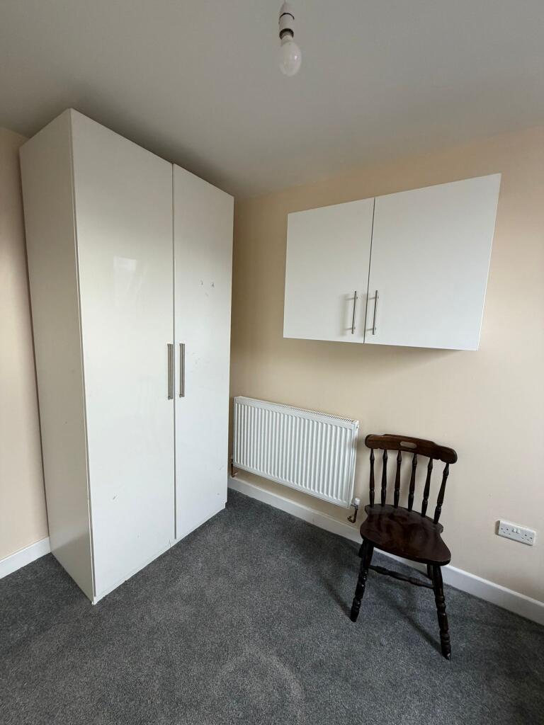 Additional image 2 of 2 Rooms Available In Woeley Castle Square, B29 5QL