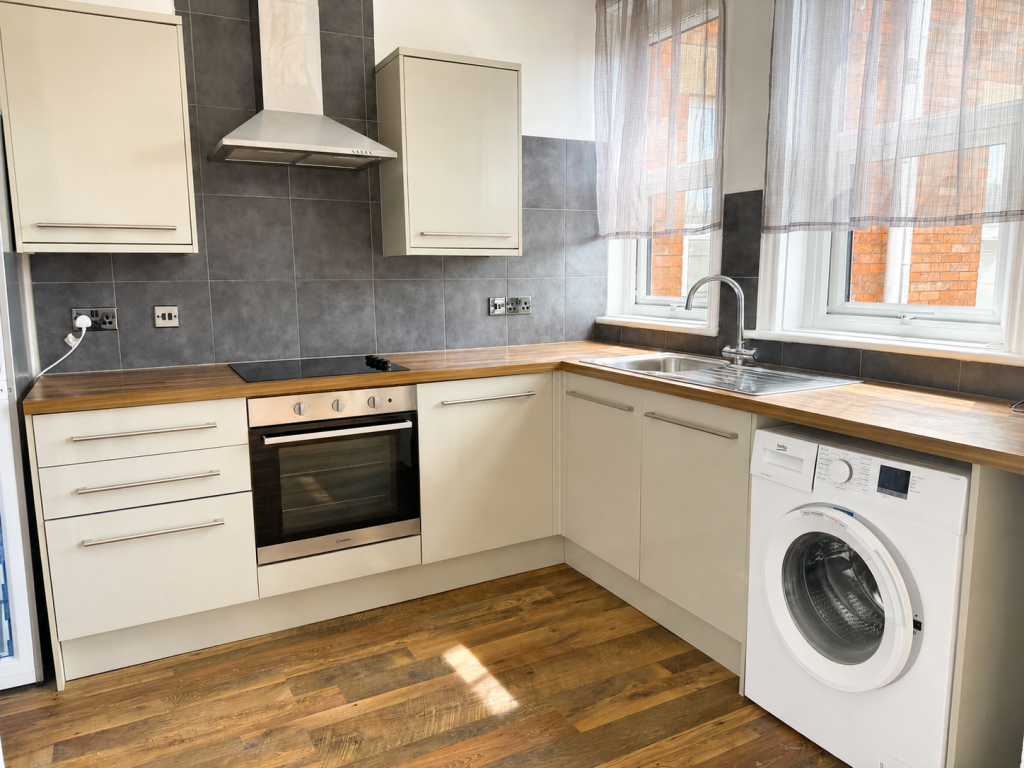 Apartment in Frome, Adderwell - View 2