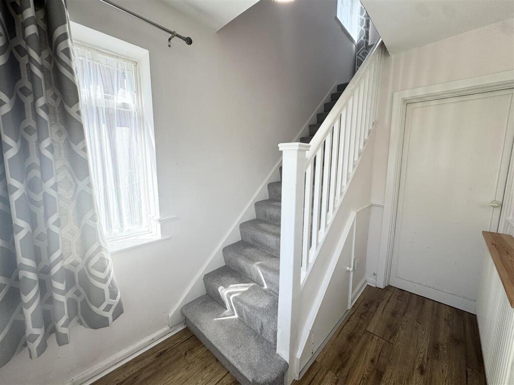 Dorset Road, Wollaston, Stourbridge - View 5