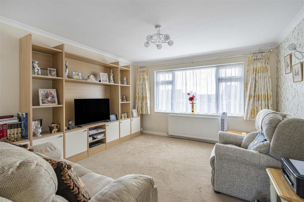 Northfield Close, Seaford photo 5