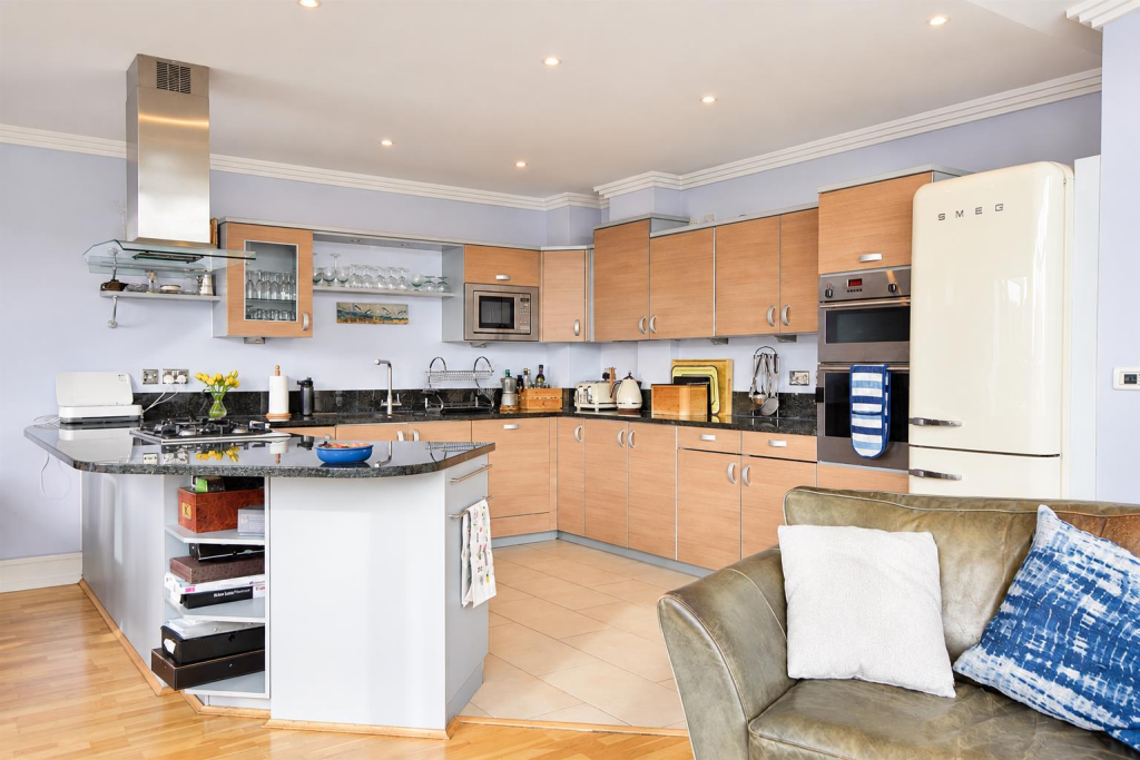 Apartment in London - View 5
