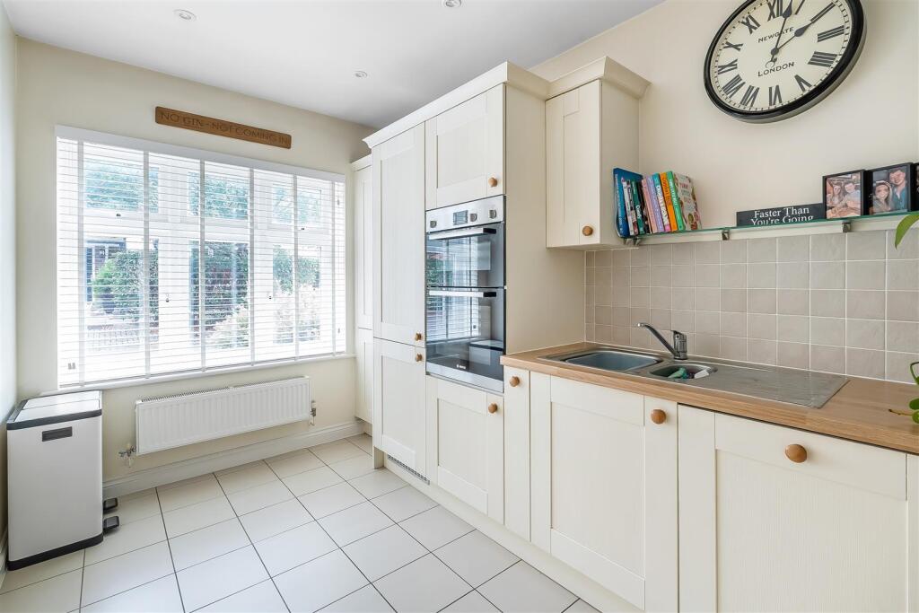 House in Kingston upon Thames - View 5
