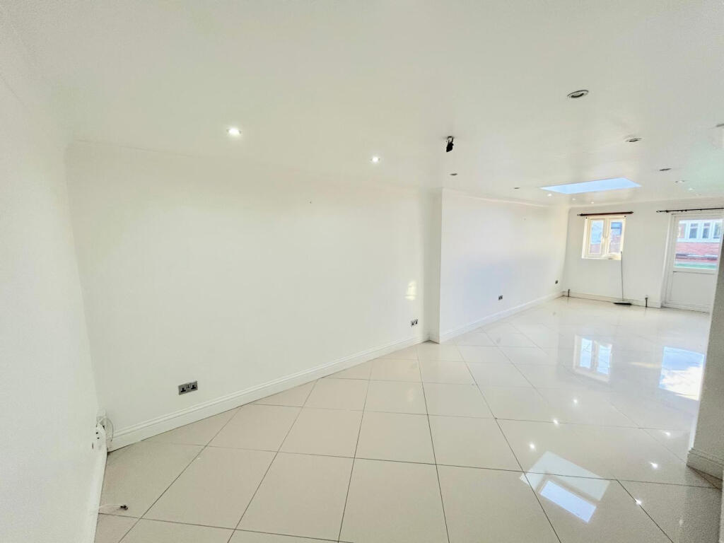 House in Southall - View 2