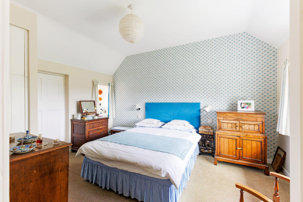 House in Tormarton, South Gloucestershire - More