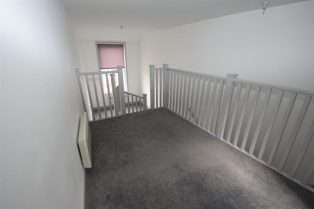 Apartment in Bedford, Cauldwell - View 3
